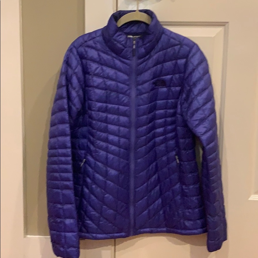 Women’s North Face down jacket! M
